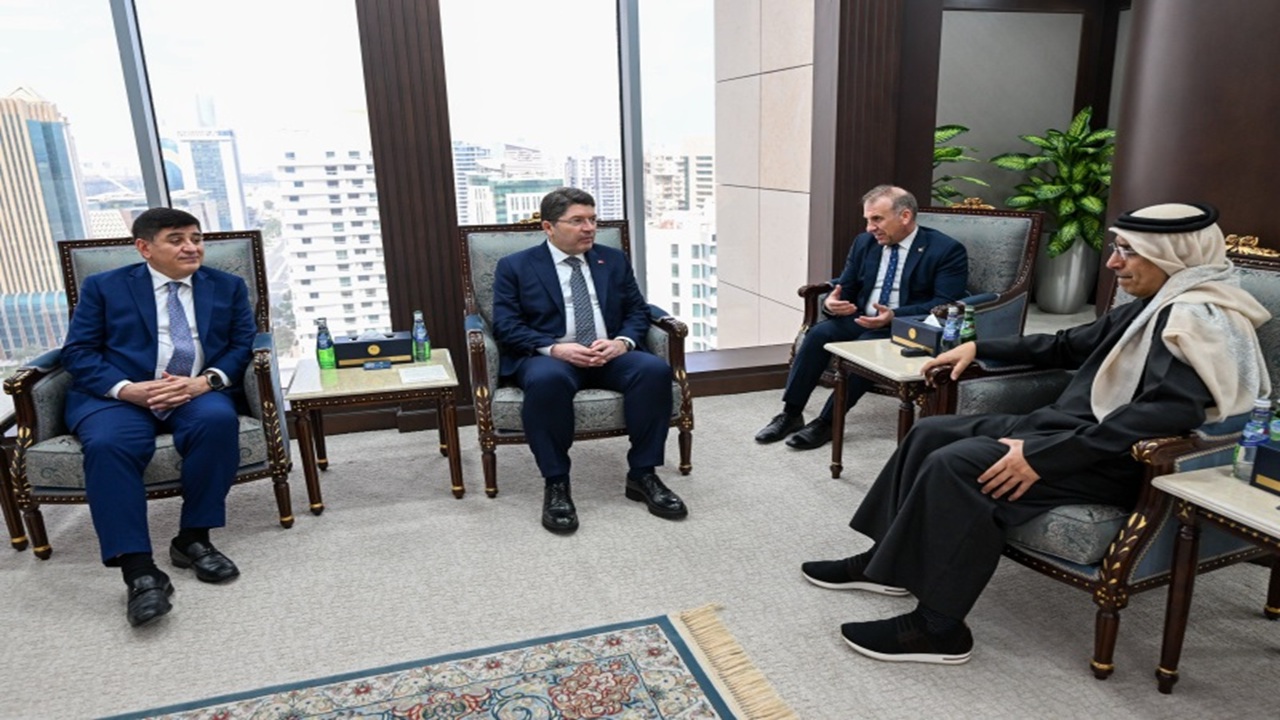 Bakan Tunç Katar’da Yüksek Yargı Temaslarını Sürdürdü