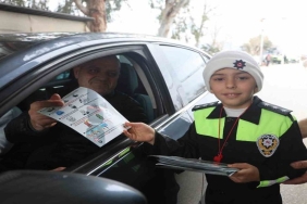 Depremzede Çocukların Trafik Denetimi Yürekleri Isıttı