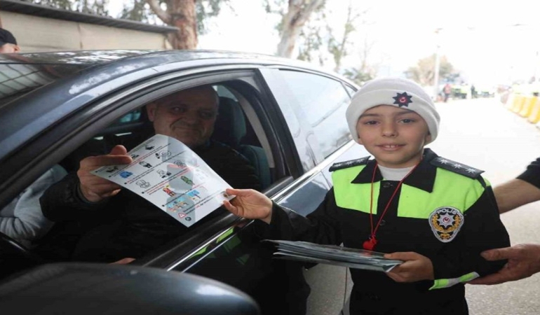 Depremzede Çocukların Trafik Denetimi Yürekleri Isıttı